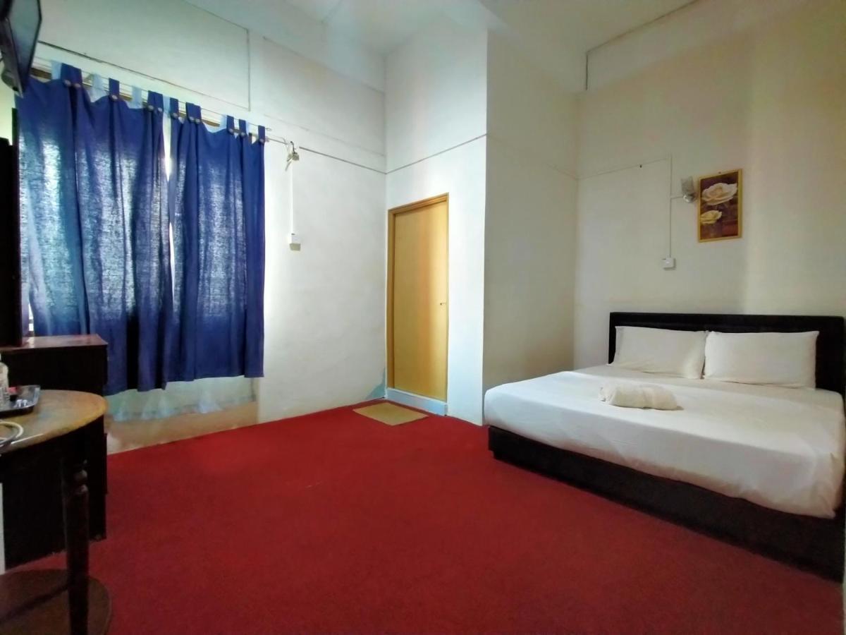 Spot On 89994 Rz Gold Hotel Kuala Kerai Esterno foto
