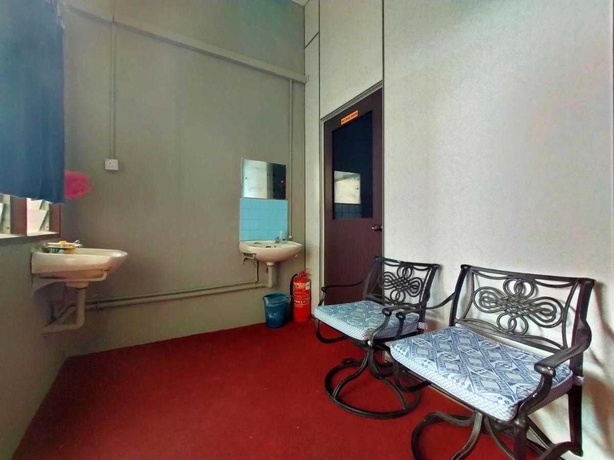 Spot On 89994 Rz Gold Hotel Kuala Kerai Esterno foto
