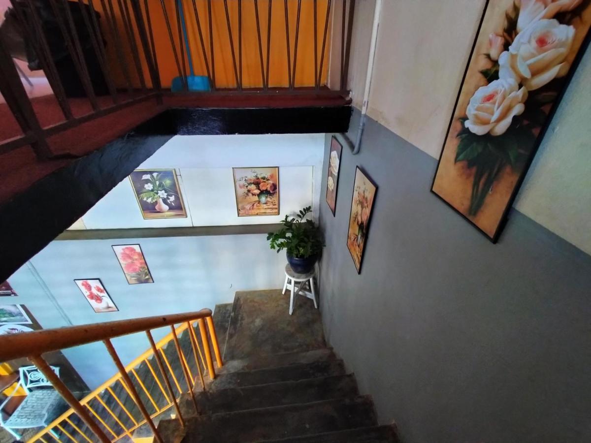 Spot On 89994 Rz Gold Hotel Kuala Kerai Esterno foto